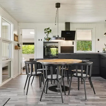 3 Bedroom Lovely In